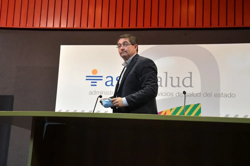 Leonardo Cirpiani respondió a las críticas del sindicato de trabajadores, tras su propuesta de privatizar el expendio de medicamentos