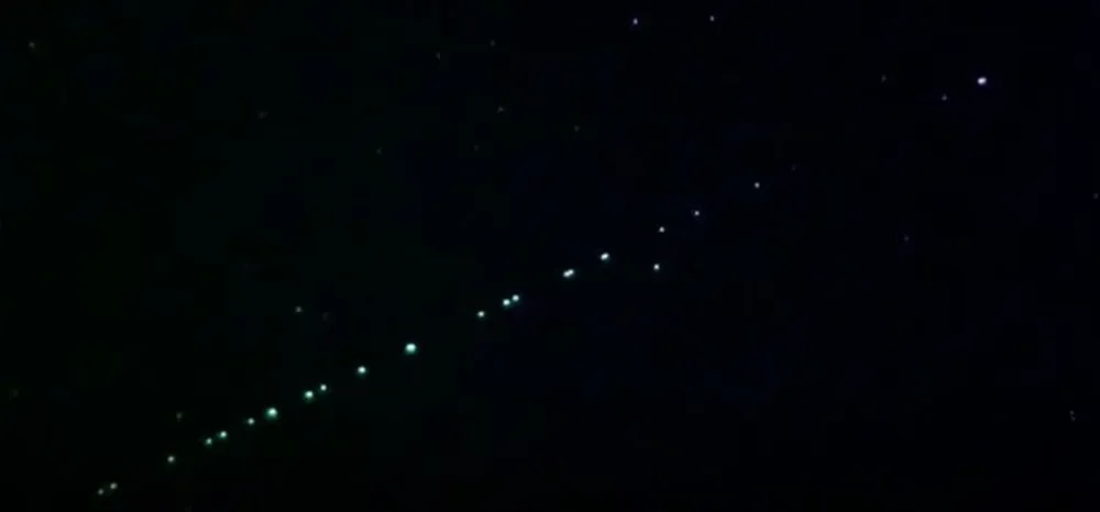 Vista de los satélites StarLink de SpaceX