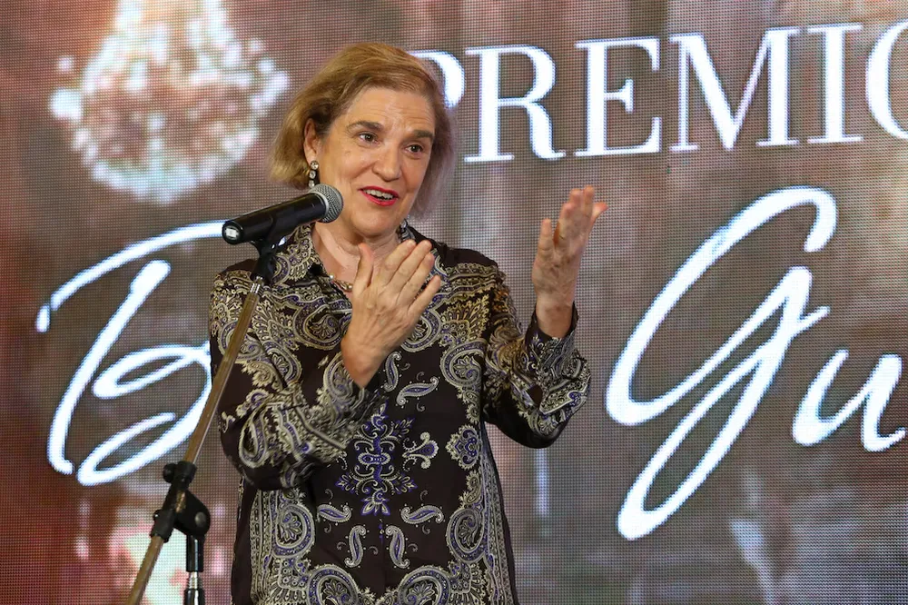 La periodista Pilar Rahola agradece su premio. La periodista Pilar Rahola agradece su premio.