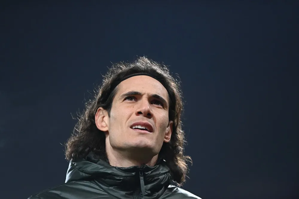 Edinson Cavani otra vez afuera de un partido importante de Manchester United