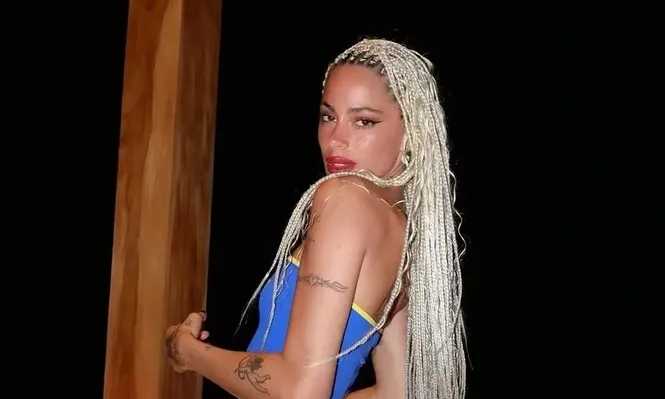 Microbikinis y trenzas: los looks de Tini Stoessel en sus vacaciones