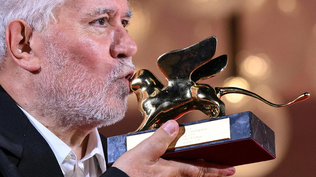 Pedro Almodóvar, galardonado en el Festival de Venecia.