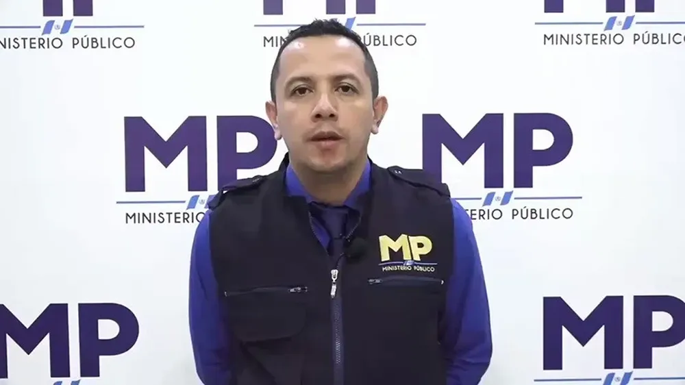 El fiscal Saúl Sánchez abrió un nuevo frente judicial contra el presidente electo Bernardo Arévalo, que acusa a la fiscalía de “orquestar un golpe de estado”.