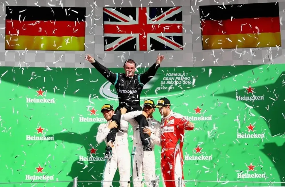 El podio en el GP de México, con victoria para Hamilton que sigue acortando la distancia con Rosberg