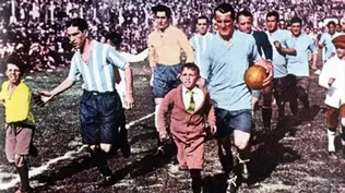 Ingreso de las selecciones de Argentina y Uruguay para disputar la final de 1930