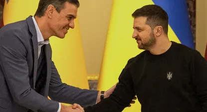 El presidente del Gobierno de España, Pedro Sánchez, y su par de Ucrania, Volodomir Zelenski.