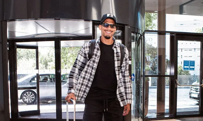 Ronald Araujo llegó este lunes a la concentración de Uruguay en Viena