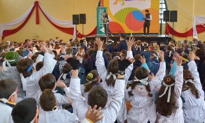 Montevideo Refrescos y DESEM cerraron una nueva edición de “Dale Juguemos” junto a más de 500 niños