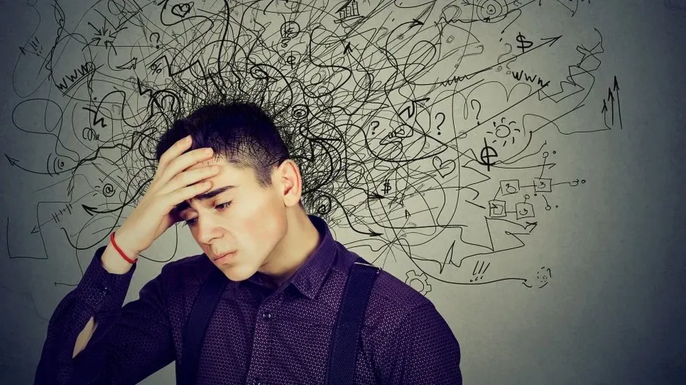 Cada ser humano tiene aproximadamente 60.000 pensamientos al día, de los cuales la gran mayoría son de tono negativo, repetitivos y del pasado