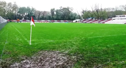 Hinchas de River y Wanderers se agarraron a pedradas en la calle