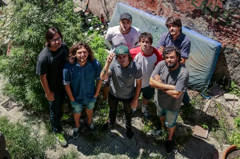 Hablan Por La Espalda