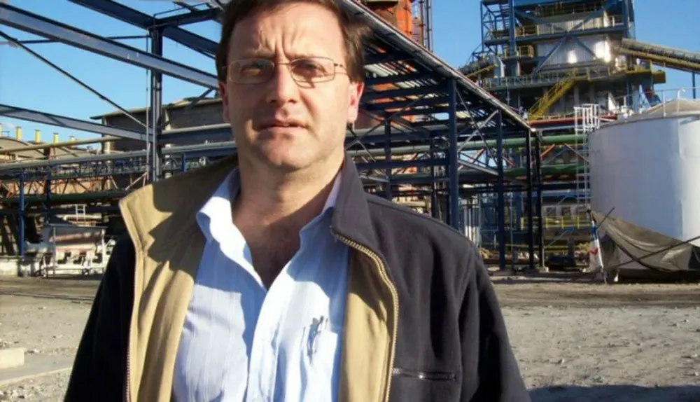 Leonardo De León, expresidente de Alur y senador por la Lista 711