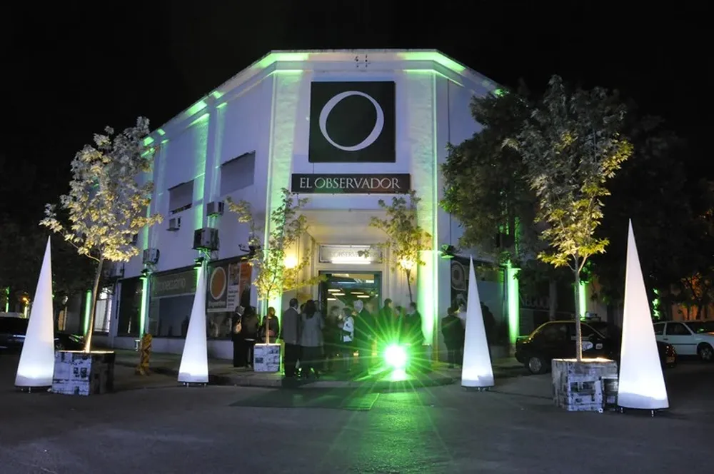 La fachada de El Observador