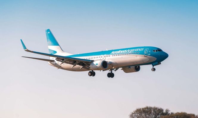 Vuelo de Aerolíneas dio vueltas casi una hora por falta de respuesta en la torre de control en Santa Fe