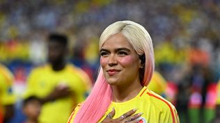 La colombiana Karol G en la previa de un partido de la selección de su país, durante la Copa América 2024.