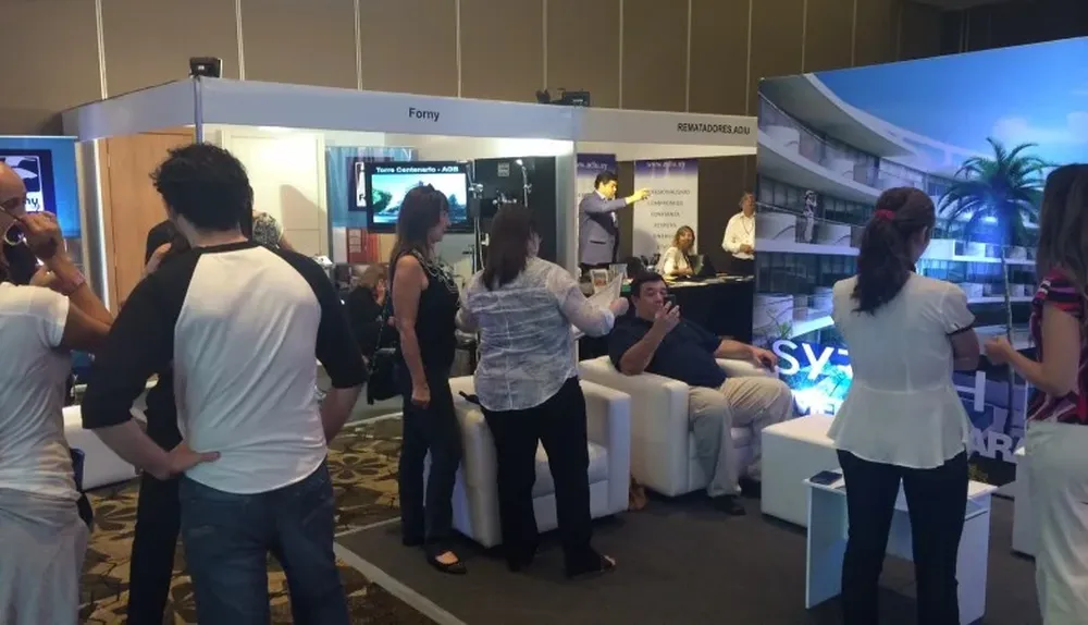 Uno de los stands de las empresas que estuvieron presentes en el Salón Inmobiliario de Paraguay