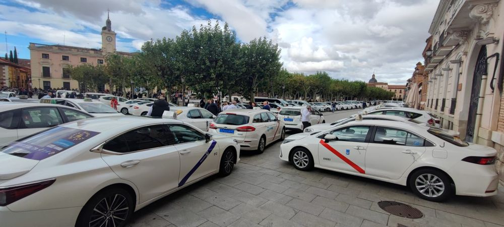 Cientos de taxistas repudiaron el asesinato de su compañero Isidro en Alcalá de Henares