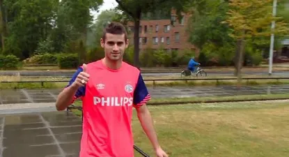 Pereiro llegó a PSV, pasó la revisión médica, pero aún no firmó.
