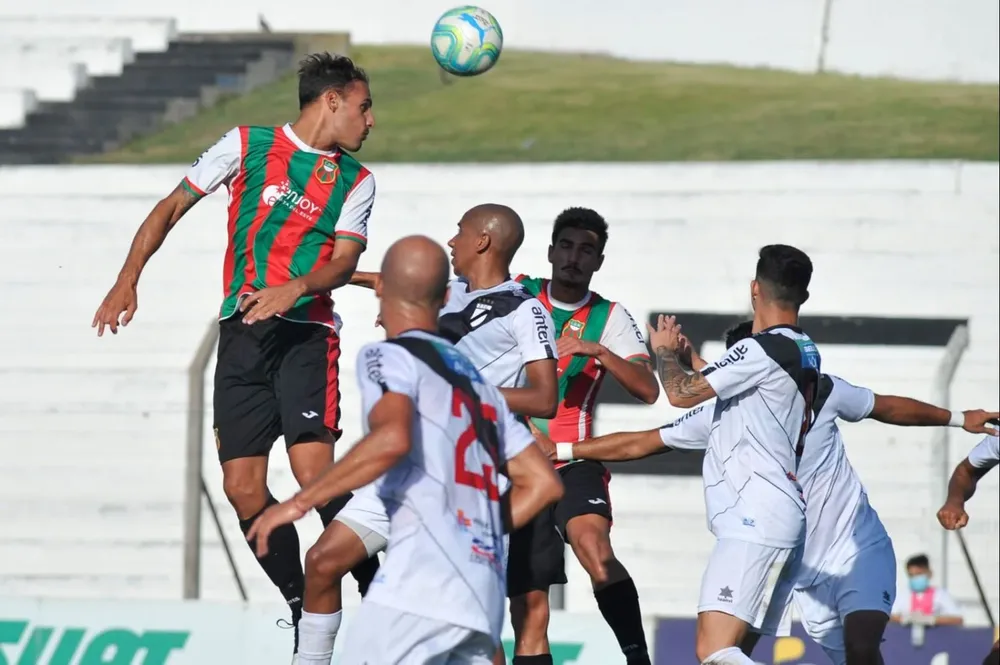 Lucas Núñez gana de arriba