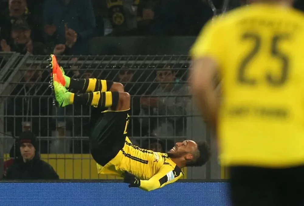 El festejo de Aubameyang tras el gol del triunfo de Dortmund ante el sorprendente Leipzig