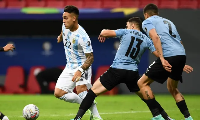 Lautaro Martínez vuelve a la titularidad en Argentina ante Uruguay