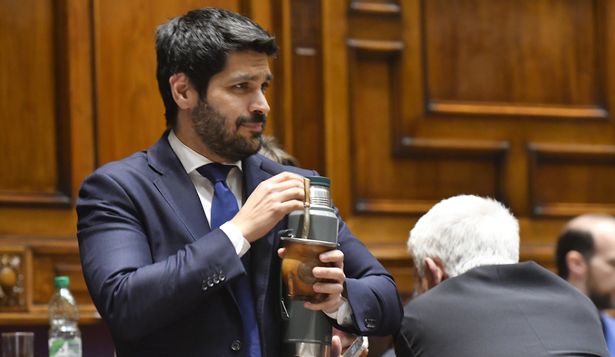 Informe jurídico encargado por comisión del Senado sugiere archivar la denuncia contra Andrés Ojeda