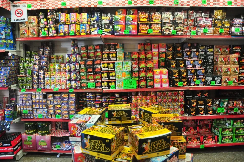 La Pirotecnia llega con hexágonos verdes, amarillos y rojos