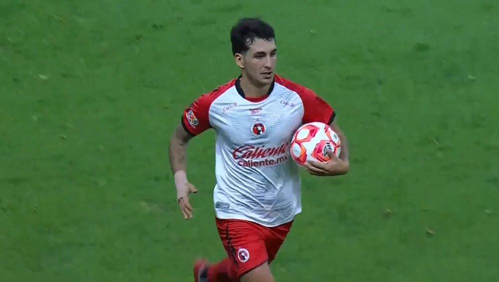 Diego Abreu luego de anotar su primer gol en México