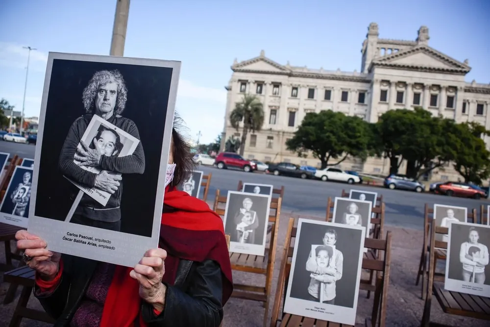 Una de las expresiones de este 20 de mayo frente al Palacio Legislativo