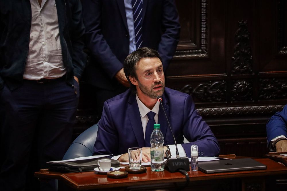 Jorge Larrañaga Vidal asumió como senador