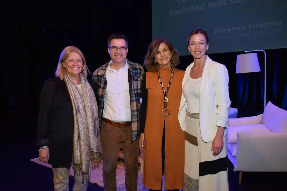 Andrea Constant, Alejandro de Barbieri, María José Soler y Lorena Ponce de León