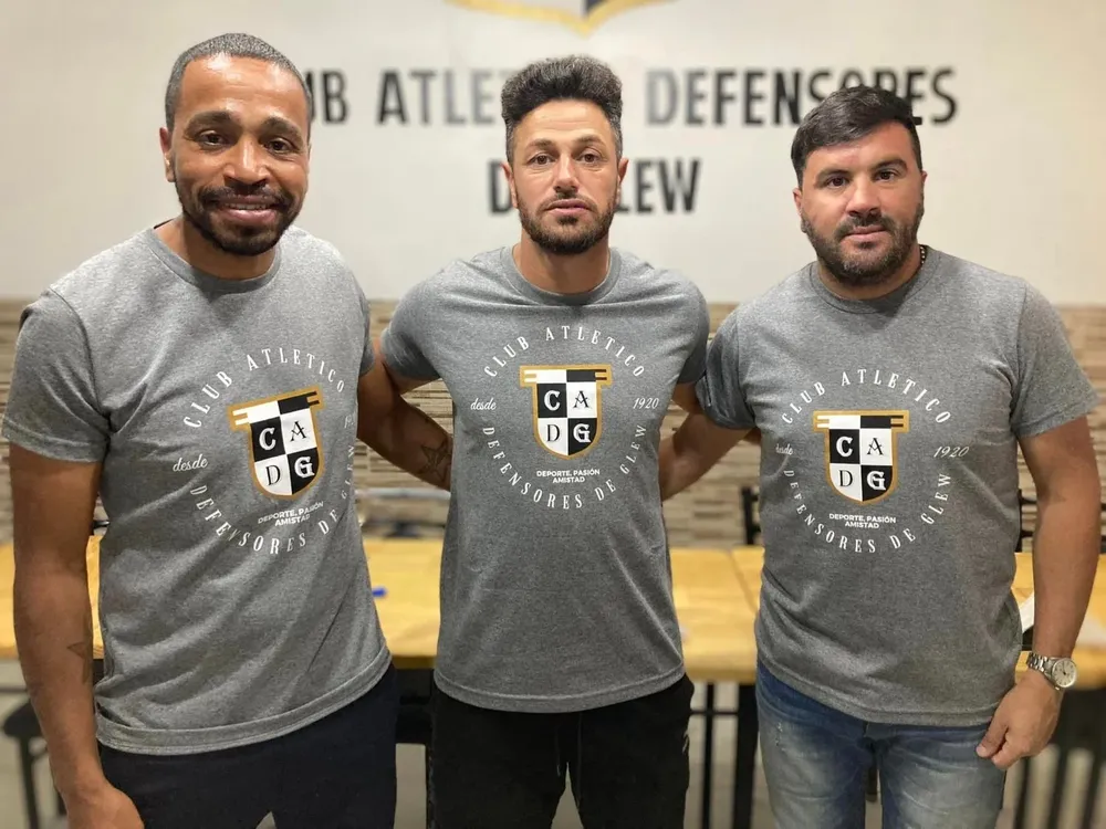 Álvaro Pereira en Defensores de Glew