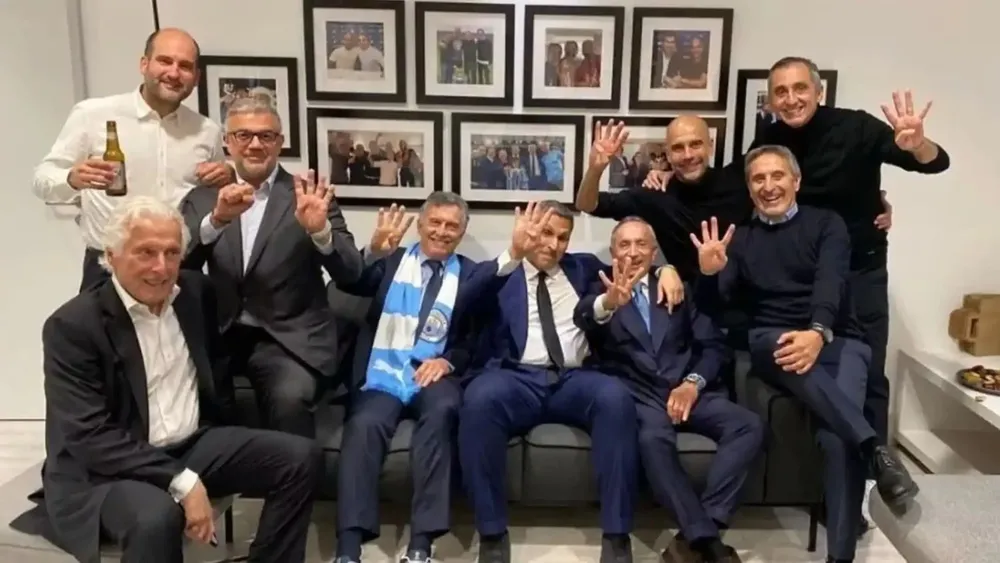 Pep Guardiola, Mauricio Macri y directivos del City