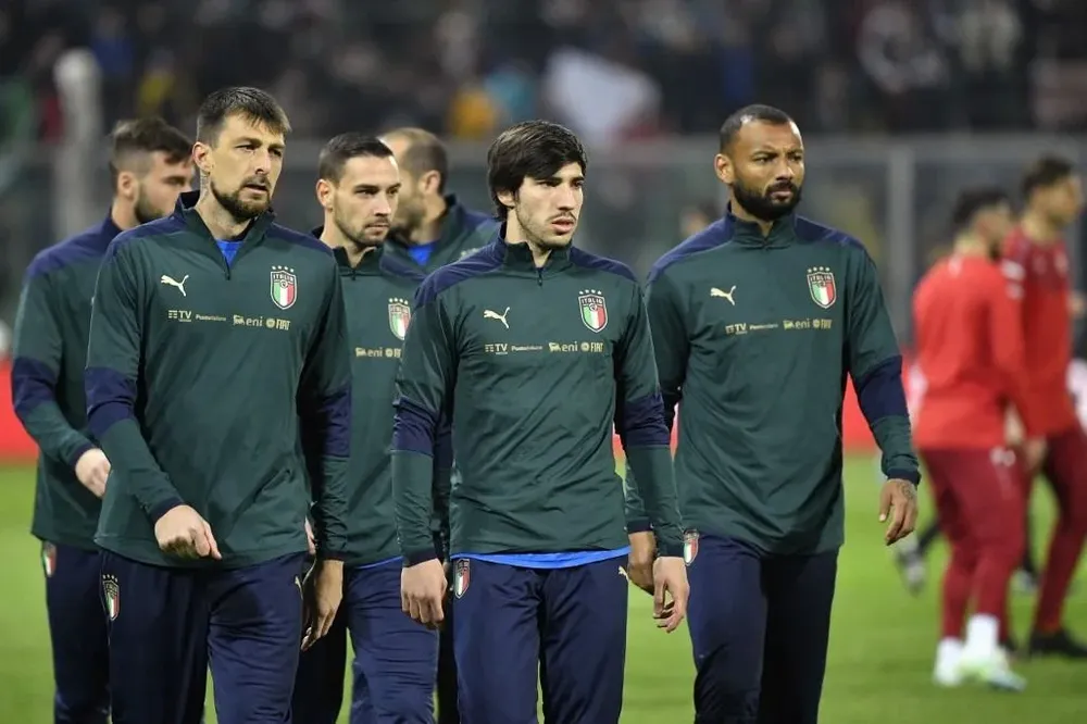 Francesco Acerbi, Sandro Tonali y Joao Pedro