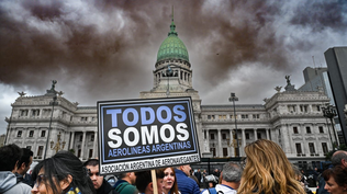 El Gobierno impulsa la privatización de Aerolíneas Argentinas