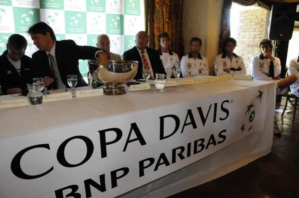 Conferencia de prensa y acto de sorteo de los partidos por la Copa Davis 2011 entre Uruguay y Colombia.