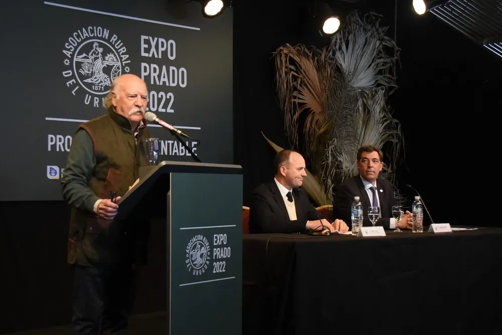 Juan Carlos López fue el encargado de presentar la conferencia de prensa.