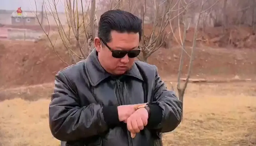 Captura de pantalla del vídeo en que Kim Jong Un prueba su nuevo misil