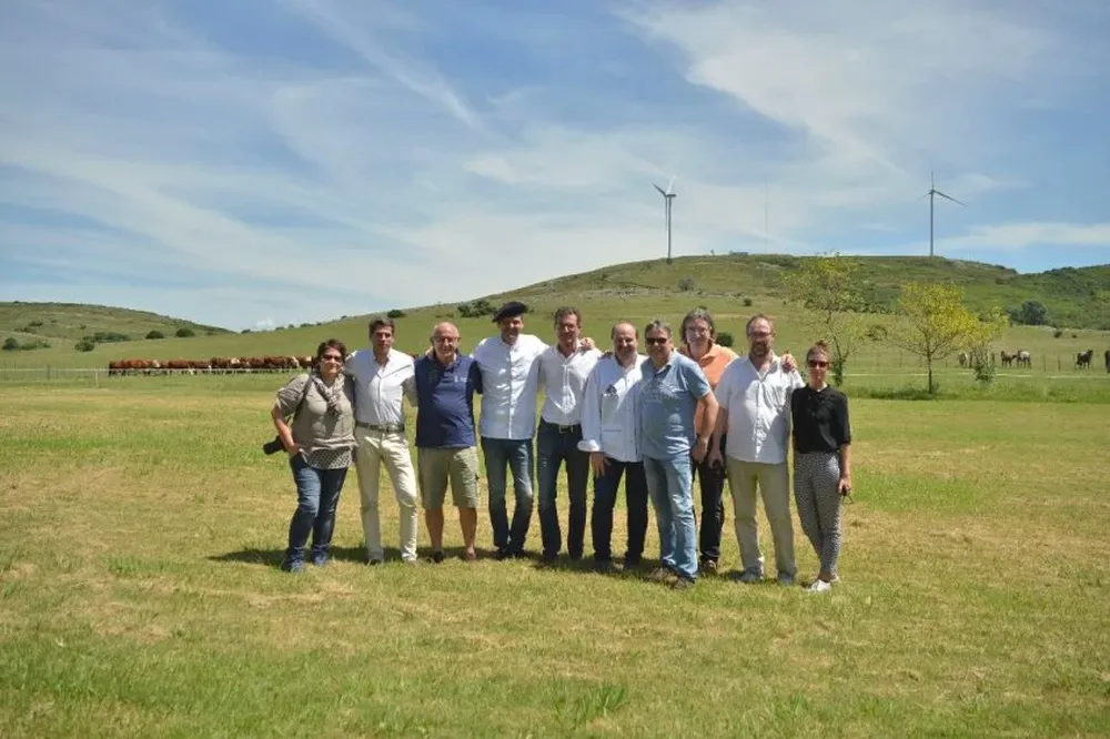 chefs alemanes observan las condiciones de la ganadería uruguaya.