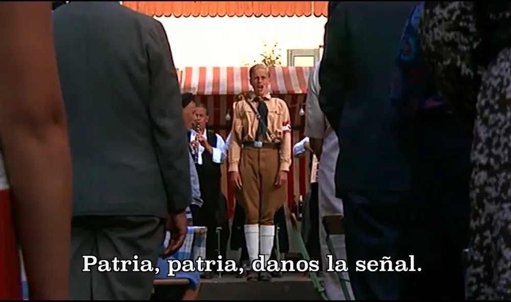 El mañana me pertenece, canta un joven nazi en el film Cabaret