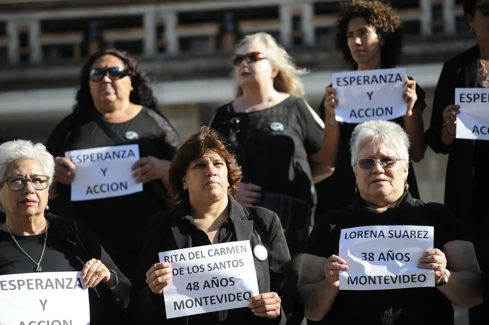 Concentración de Mujeres de Negro por nuevos asesinatos y homicidios contra mujeres (foto archivo)