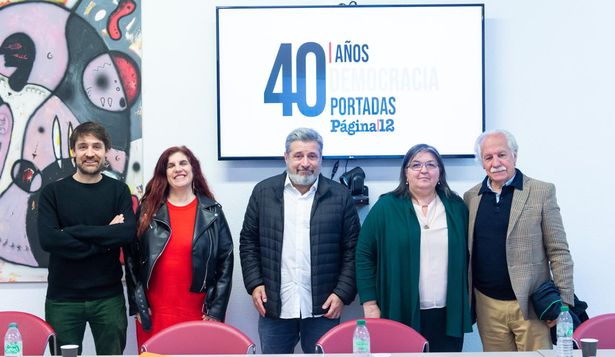 Víctor Santamaría, coordinador del Grupo Octubre, junto a Hugo Soriani y Luciana Peker de Página 12, en la Universidad Complutense de Madrid.