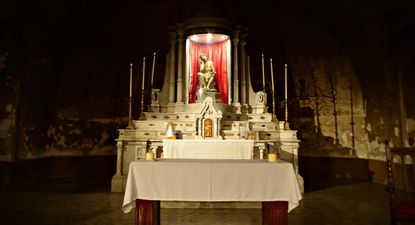 Imagen de Cristo sentado en la Cripta del Señor de la Paciencia