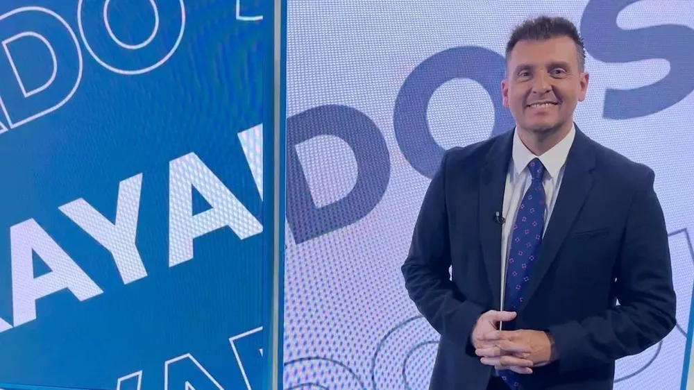 Martín Charquero vuelve al horario central de la televisión abierta