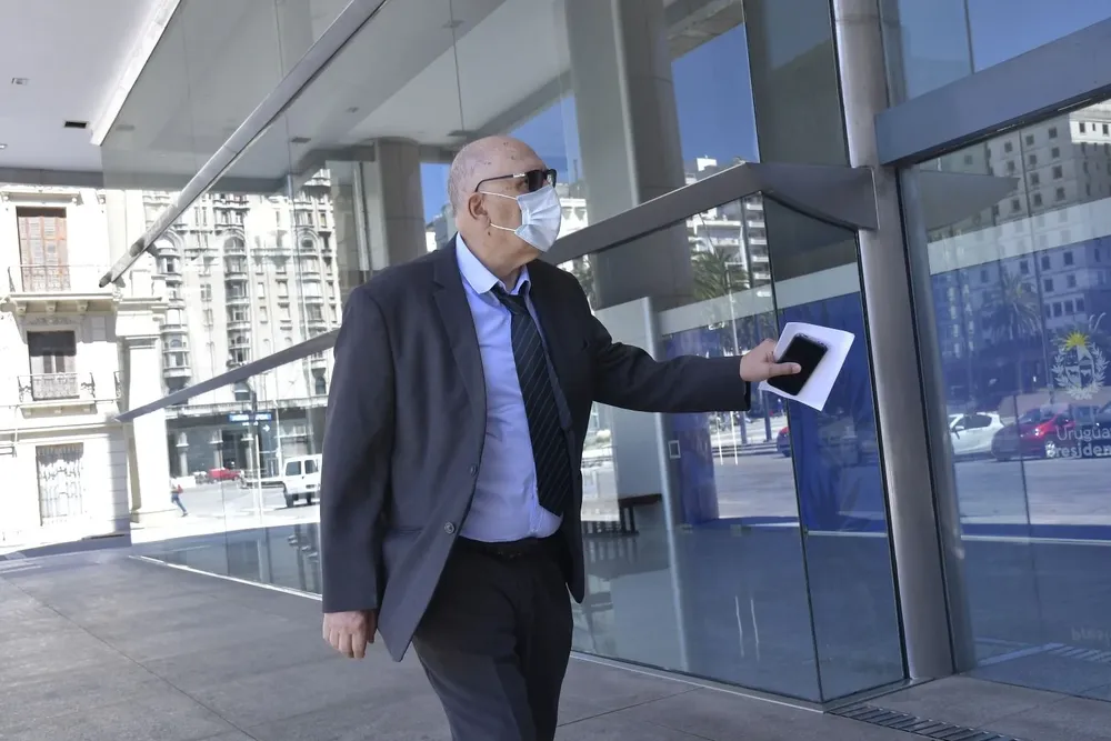 Marcos Carámbula en reunión con el presidente Lacalle en Torre Ejecutiva