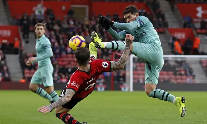 Lucas Torreira fue titular en la derrota de Arsenal, 3-2 ante Southampton