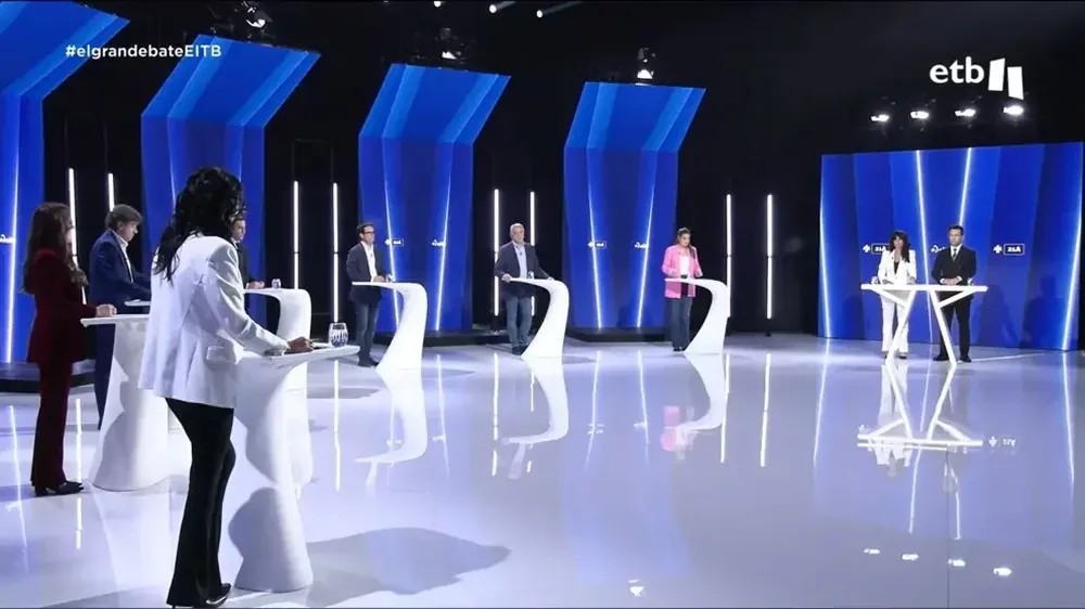 Debate electoral con los sietes aspirantes a lehendakari.
