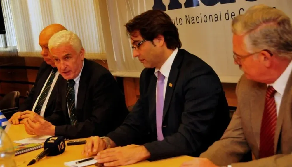 Pérez Abella, Stanham, Gil y Robaina en la conferencia del INAC