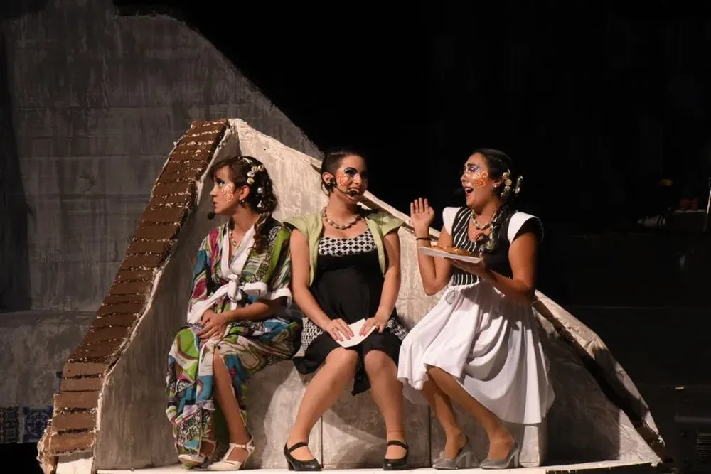 Integrantes de Tabú, la revista campeona en el concurso de 2018.