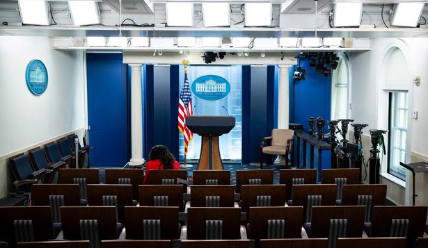 Tres medios de EEUU demandaron a la administración Trump por vetarlos de la Casa Blanca